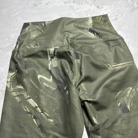 Alo Printed High Waisted Leggings SIZE M Metallic Green Swirls Yoga Pants - Picture 9 of 9